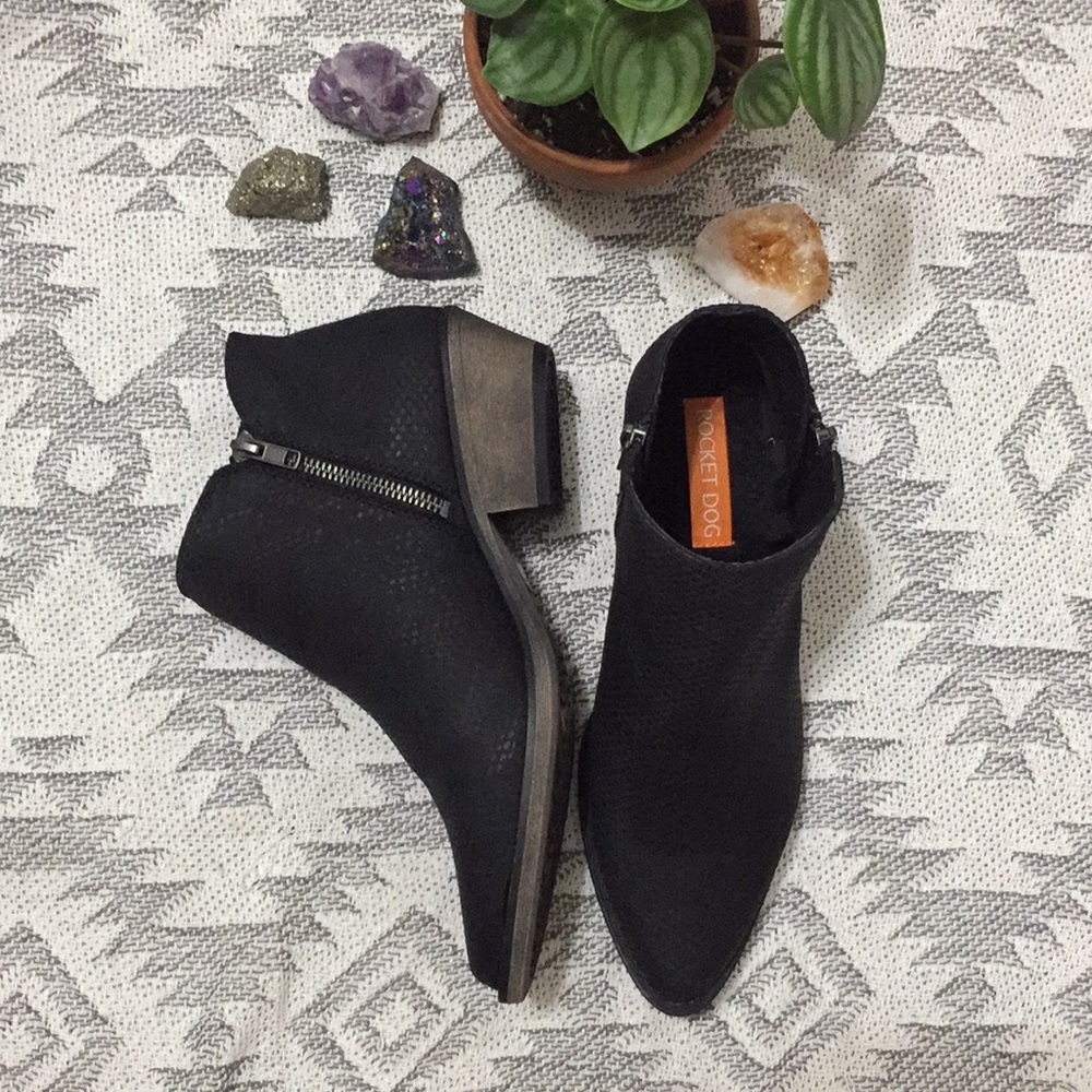 🚀 NEW Rocket Dog black booties